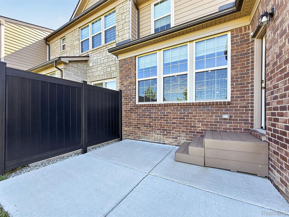 1673 Addison Cir, photo 28