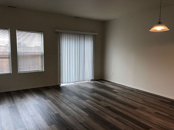 3rd image of 2002 SW Canyon Dr #7