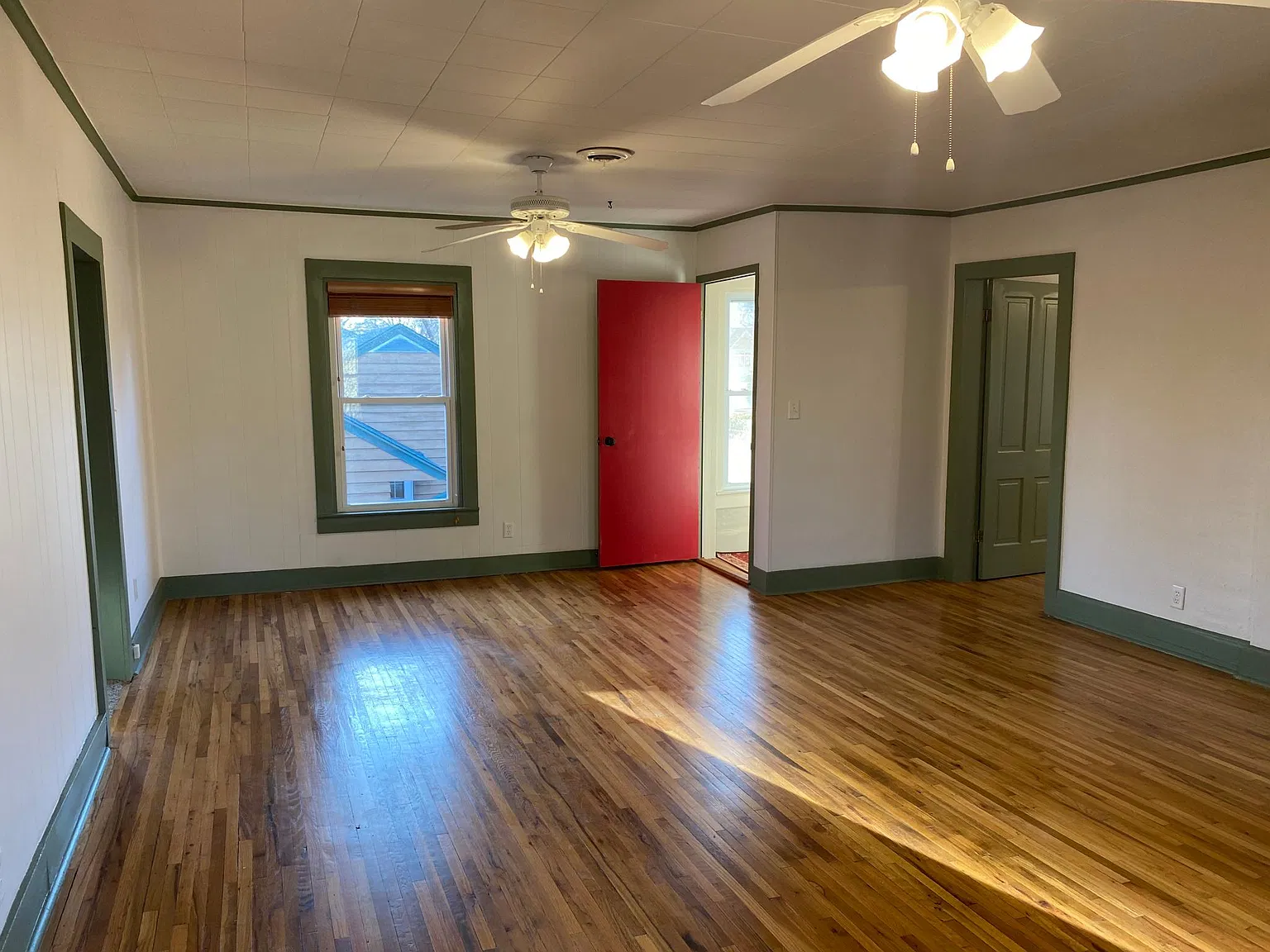 2 bed, 1500 sqft, $1,875 — Photo 3
