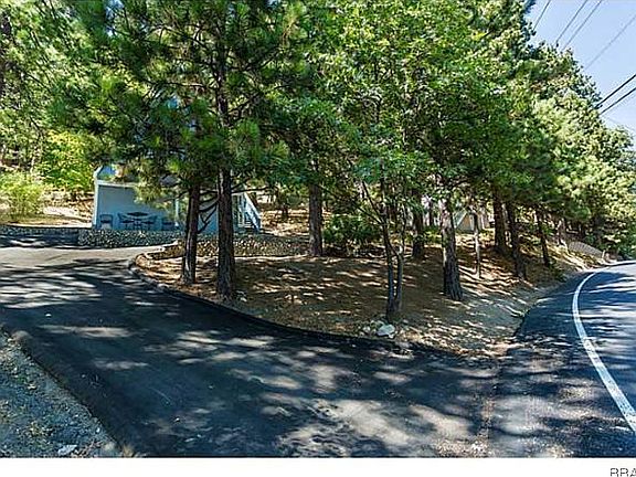2nd image of 382 Fairway Dr
