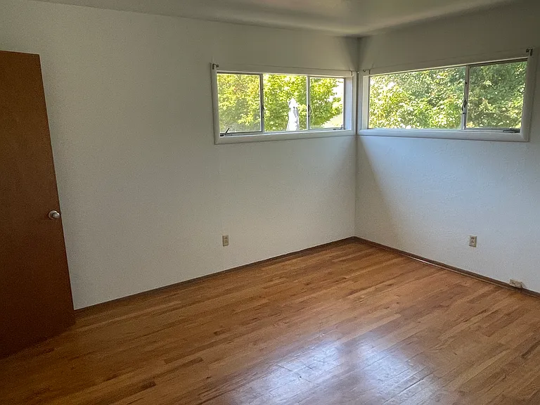 339 Chilverton St — Photo 6