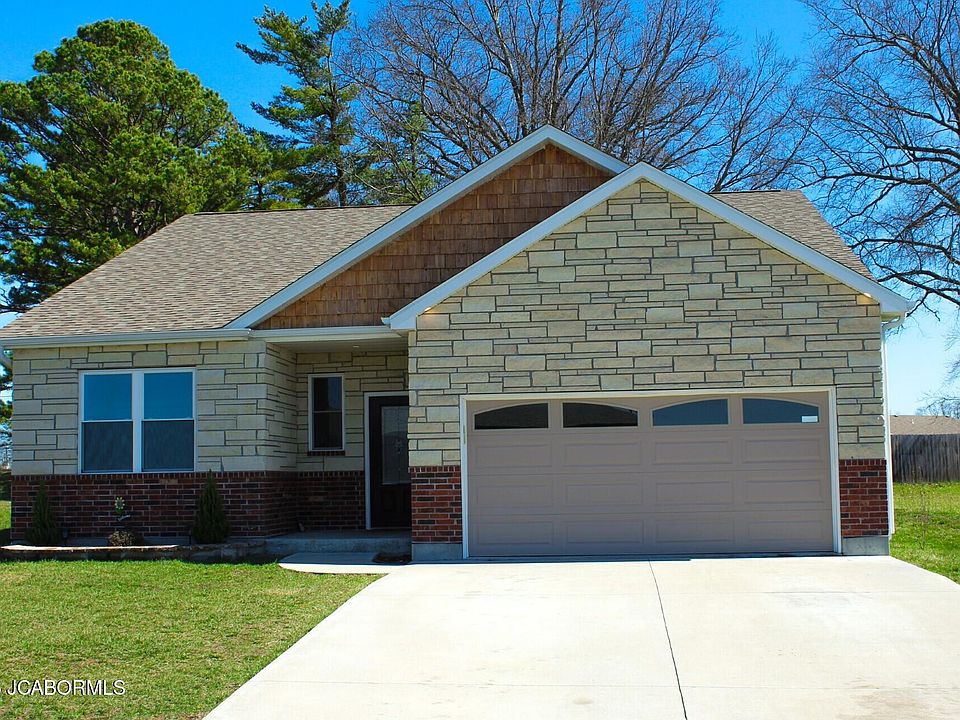 1st image of 100 Stonegate Ave