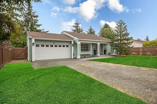 1517 SE Camano Dr Photo 1