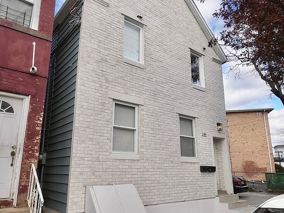 2nd image of 195 Heckel St Floor 1