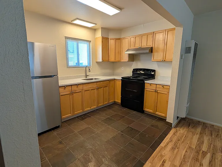 1422 Lincoln Ave #5 — Photo 3