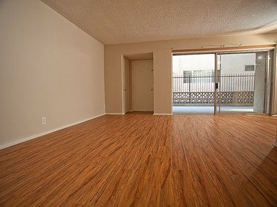2nd image of 828 4th St APT 105