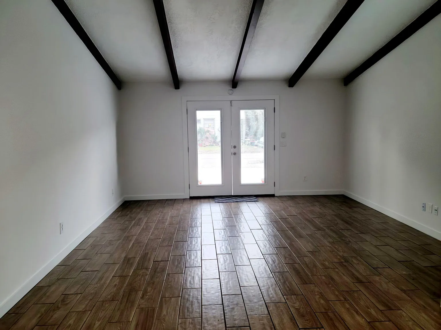 3 bed, 1408 sqft, $4,750 — Photo 3