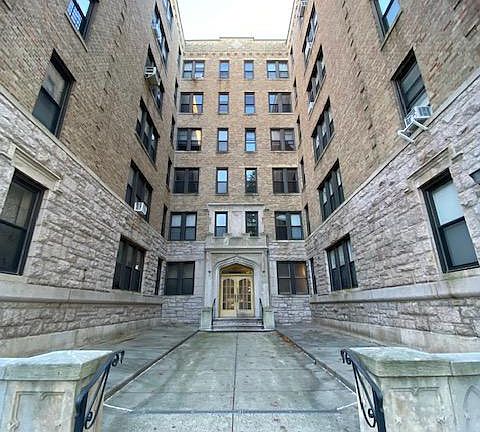 2nd image of 365 E 234th St #3