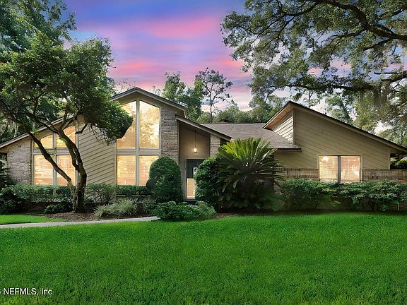 3rd image of 1076 MAINSAIL Lane