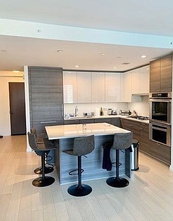 2nd image of 1 Franklin St #2807