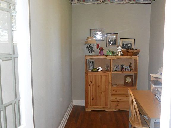 4th image of 1590 Princeton Dr