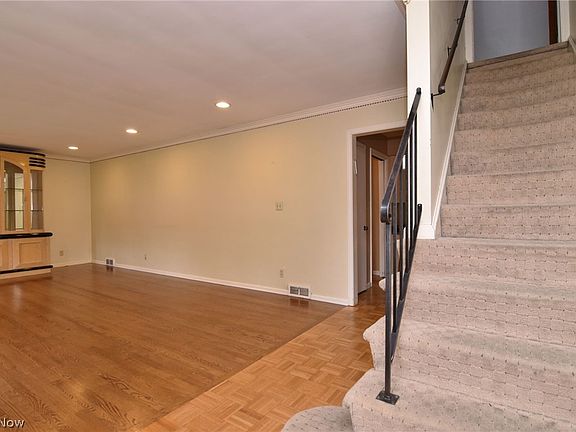 3rd image of 3483 Severn Rd