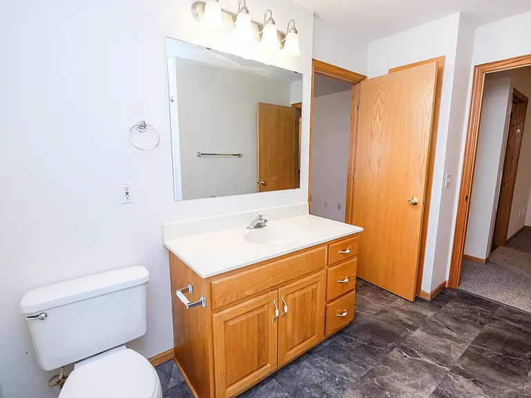 Oak Pointe Townhomes — Photo 20
