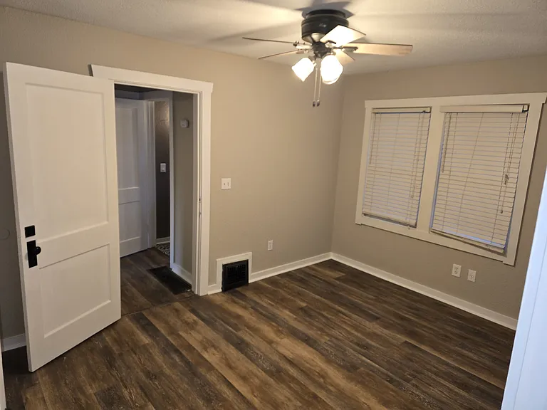 929 E Blue Ridge Blvd — Photo 23