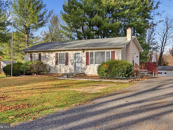 4th image of 460 Massanutten Dr