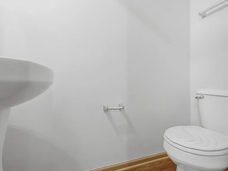 1758 Edith Ln — Photo 17