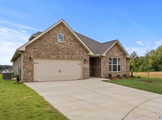 1904 Dawn Ct, Hartselle, AL 35640