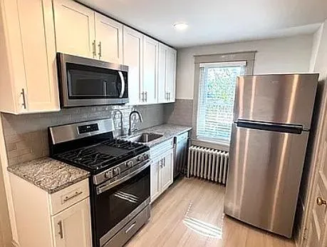40 W James St #7 — Photo 2