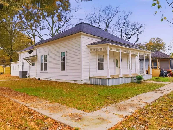 628 E 2nd St, Stuttgart, AR 72160