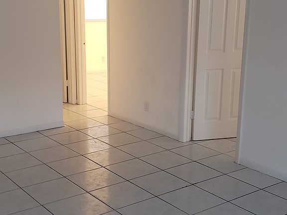 3rd image of 1021 S G St APT D