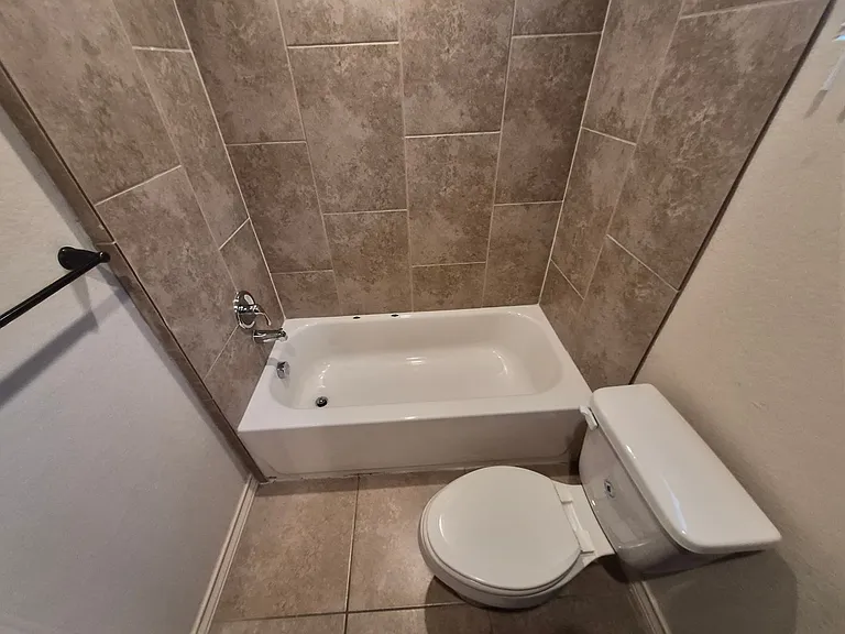 7014 Lakeview Dr #101 — Photo 22