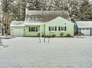 112 Worthing Ter, East Rochester, NY 14445