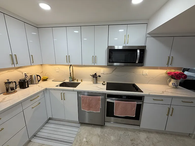 1420 Brickell Bay Dr #1108 — Photo 6