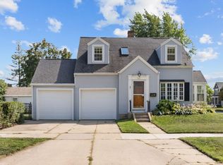 615 W Bent Ave, Oshkosh, WI 54901
