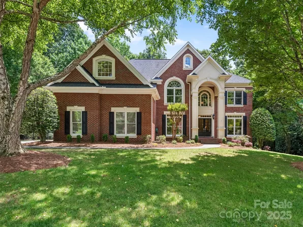 610 Hampshire Hill Rd, Matthews, NC 28105