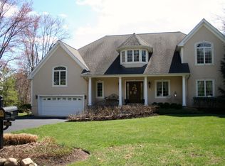 140 Elmwood Pl, Wyckoff, NJ 07481