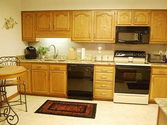 4th image of 704 Casa Vita Dr