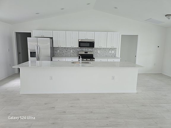 2nd image of 1227 NE 18th Pl