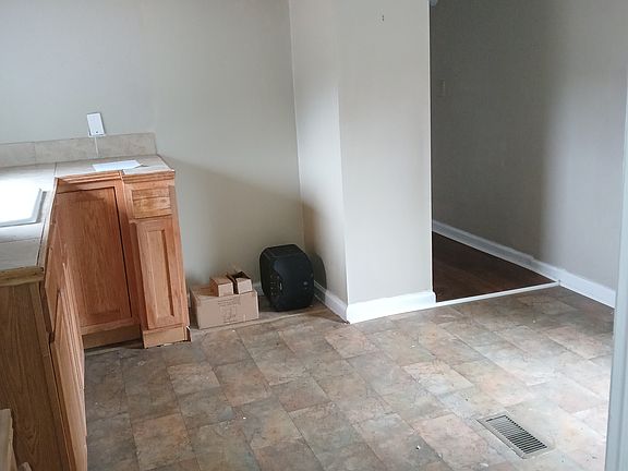 2nd image of 1025 David Austin Rd
