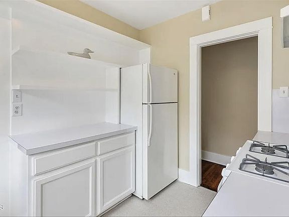 3rd image of 1526 La Manda Blvd