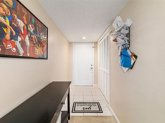 4th image of 2845 SW 32nd Ave #B-3