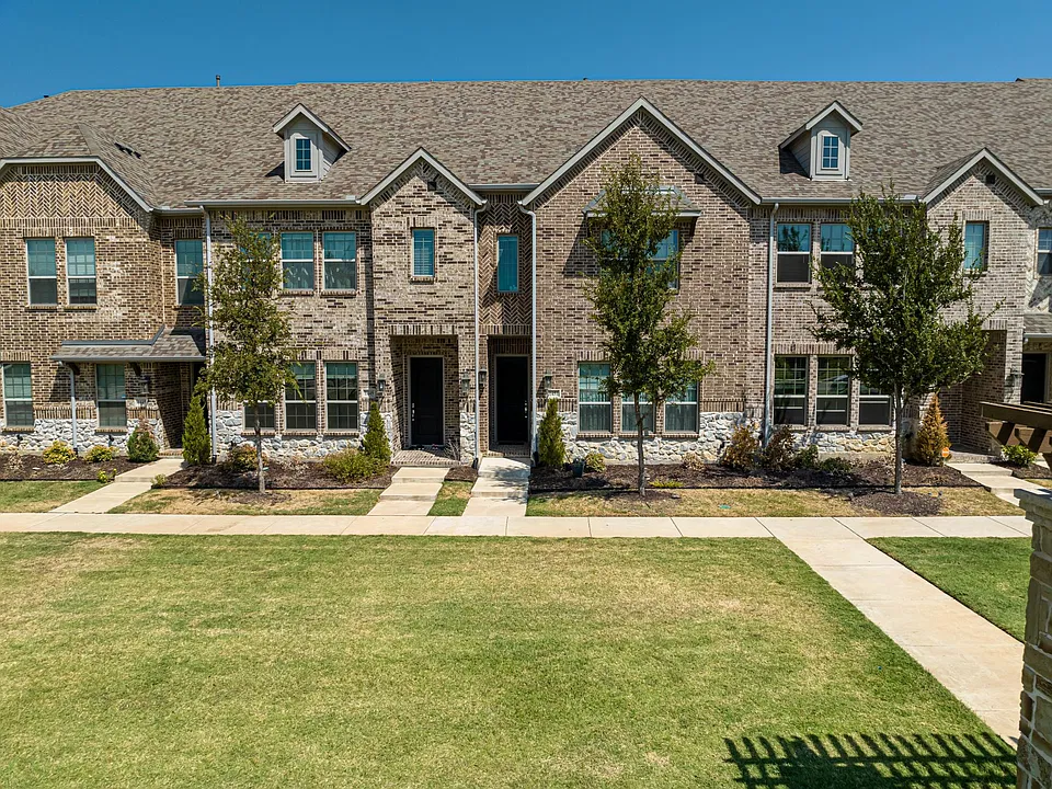 1451 Perrin Ln