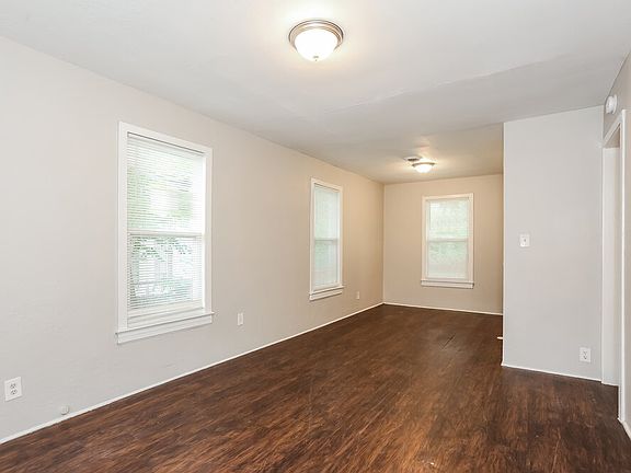 4th image of 2969 Myra St