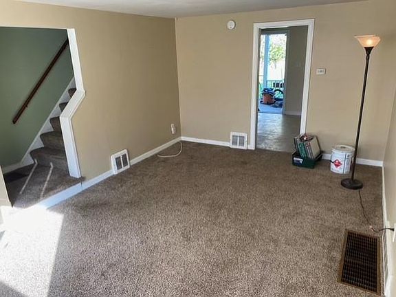 4th image of 15 Gunnell Ave