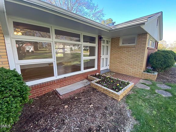 2nd image of 102 Forest Rd