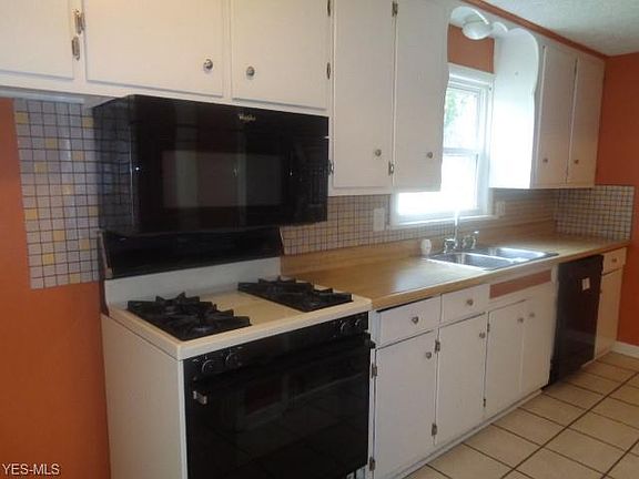 4th image of 9906 Emerson Ave