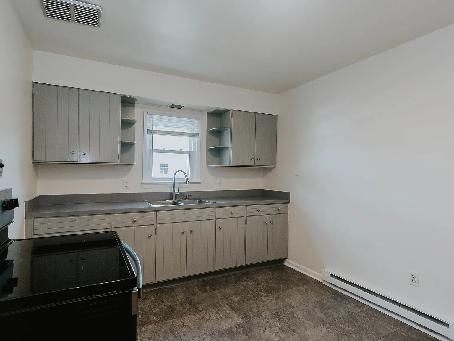 1013 South Raleigh Street - 2 — Photo 3