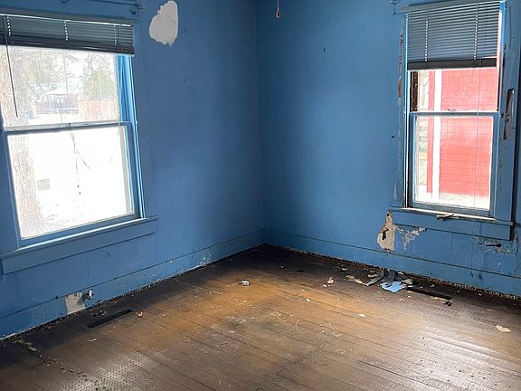 5th image of 2705 Fenwood Ave