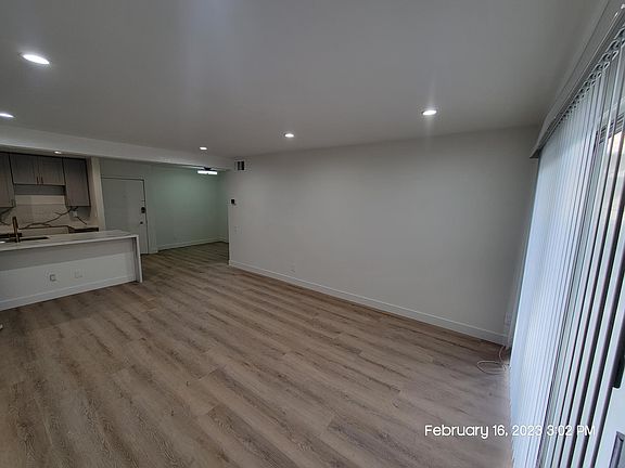 4th image of 5460 White Oak Ave Unit E131