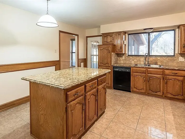 610 Arbor Creek Dr — Photo 9