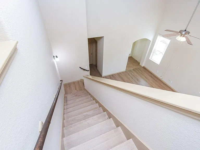 2106 Harmon Crest Ct — Photo 25