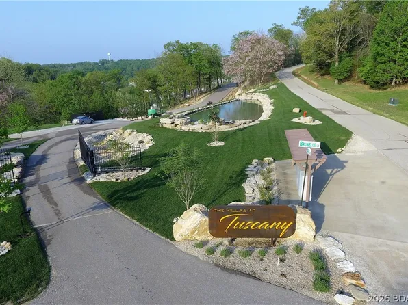 28 Tuscany Dr, Camdenton, MO 65020