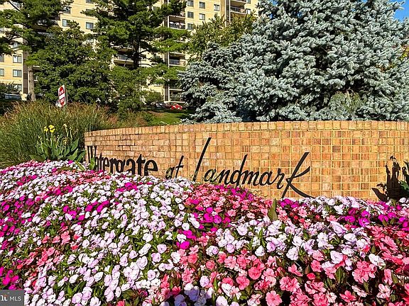 2nd image of 205 Yoakum Pkwy Unit 1509