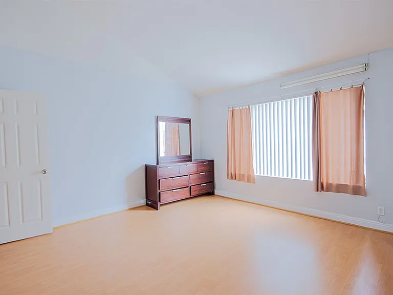 8065 Presidential Way — Photo 17
