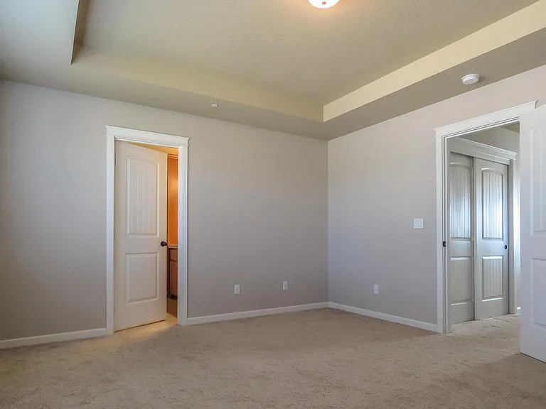 709 E Garfield St — Photo 18