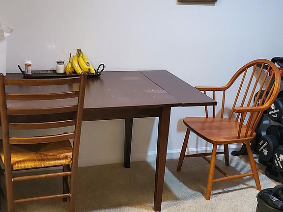 2nd image of 923 Oakwood Ave #923